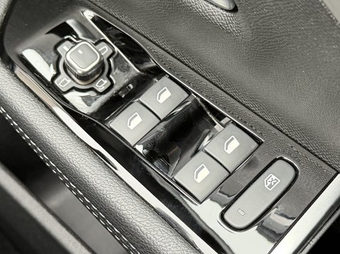 Vauxhall Astra 1.2 Turbo 130 GS 5dr 33