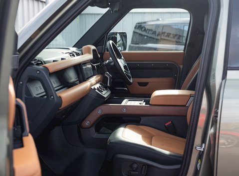 Land Rover Defender 110 X P400 15