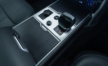 Land Rover Range Rover P530 SV 27