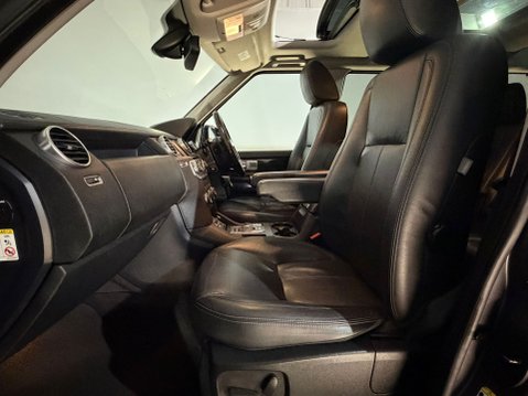 Land Rover Discovery SDV6 HSE 17