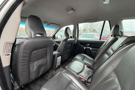 Volvo XC90 2.4 D5 SE SUV 5dr Diesel Geartronic AWD (219 g/km, 200 bhp) 40
