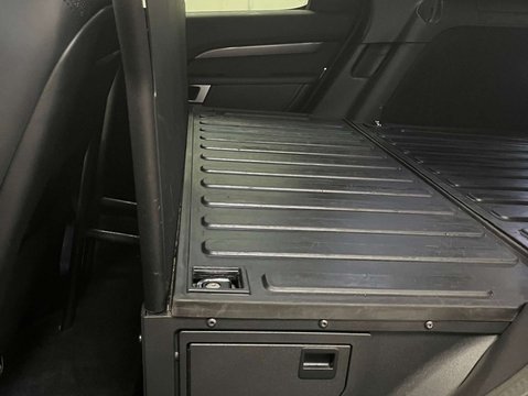 Land Rover Discovery 3.0 Discovery HSE SD6 Auto 4WD 29