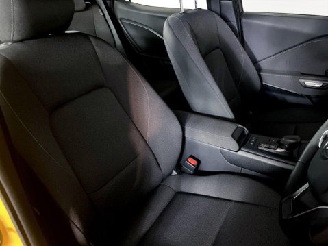 Lexus LBX 1.5 VVT-iE Premium SUV 5dr Petrol Hybrid E-CVT Euro 6 (s/s) (136 ps) Blueto 11