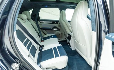 Porsche Cayenne Turbo S E-Hybrid 14