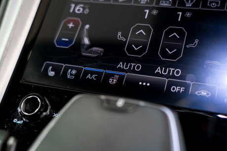 Lamborghini Urus V8. NOW SOLD. SIMILAR REQUIRED. PLEASE CALL 01903 254800. 43