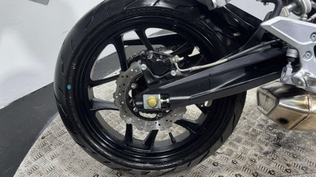 Hyosung GD 2016 ONLY 1K VERY CLEAN LIGHT WEIGHT SPORTS BIKE 250CC NEW MOT 18