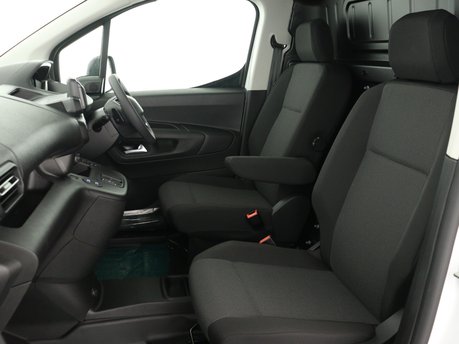 Peugeot Partner Standard 1.5 BlueHDi 130 Professional Auto EAT8 11