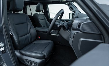 Toyota Land Cruiser Invincible 14