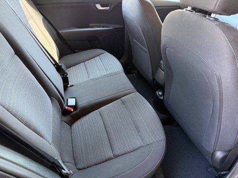 Kia Stonic 2 **10,841 MILES** 36