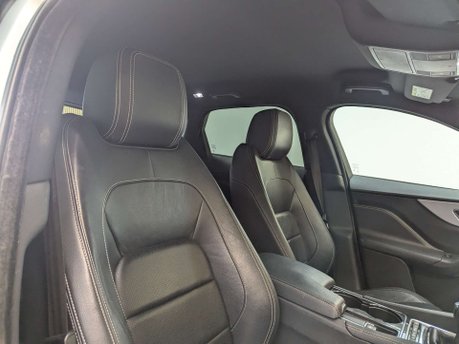 Jaguar F-Pace 2.0 F-Pace R-Sport AWD D 4WD 5dr 33