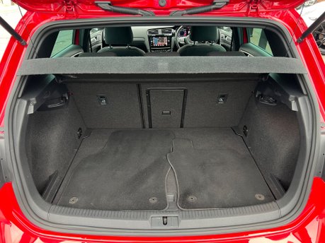 Volkswagen Golf GTI TSI 29