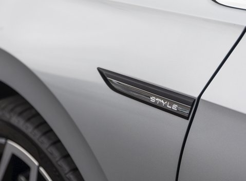Volkswagen Golf 8 2.0 TDI Style 25