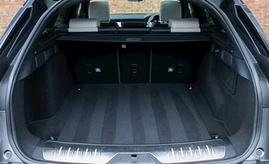 Land Rover Range Rover Velar R-Dynamic HSE Urban 33