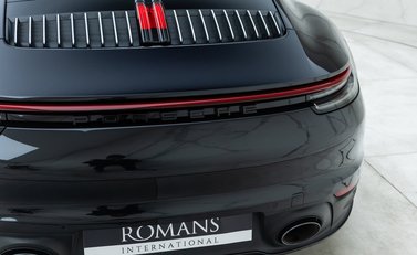 Porsche 911 Carrera 4S (992) 28