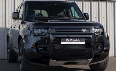 Land Rover Defender 110 V8 1