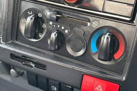 Isuzu Grafter N35.125T Dropside Truck 15