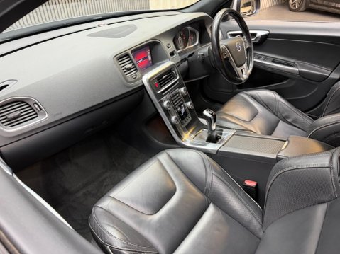 Volvo V60 2.0 D4 R-Design Lux Nav Euro 6 (s/s) 5dr 44
