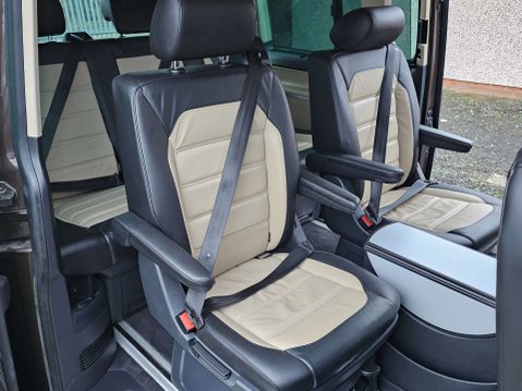 Volkswagen Caravelle 2.0 BiTDI BlueMotion Tech Executive MPV 5dr Diesel DSG 4Motion Euro 6 (s/s) 46
