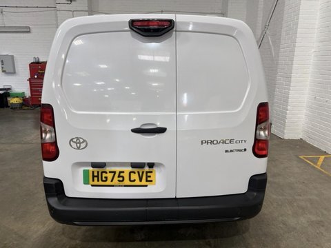 Toyota Proace City L2 ICON 6