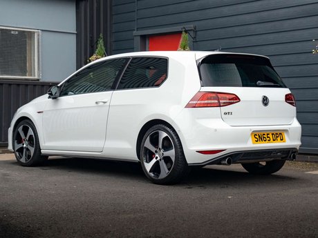 Volkswagen Golf 2.0 Golf GTi Launch 3dr 3