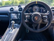 Porsche 718 Cayman GT4 PDK 11