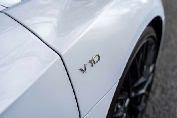 Audi R8 V10 PLUS QUATTRO. CARBON INT & EXT. SOUND & COMFORT PACK. SPORTS PLUS PACK. 2