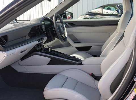 Porsche 911 (992) Targa 4S 17