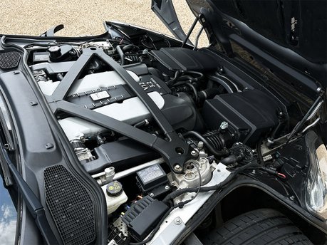 Aston Martin DB11 V12 70