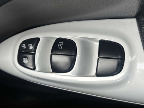 Nissan Juke 1.5 dCi Tekna SUV 5dr Diesel Manual Euro 6 (s/s) (110 ps) 30
