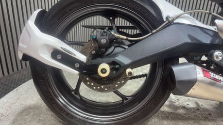 Triumph Street Triple 2014 27K NEW MOT SERVICED SCORPION EXHAUST NAKED 675CC TRIPLE 19