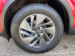 Nissan Qashqai 1.3 Qashqai Acenta Premium DiG-T MHEV 5dr 14