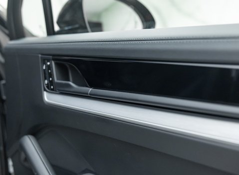 Porsche Cayenne TURBO E-HYBRID 32