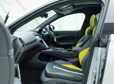 Aston Martin DBX 707 15