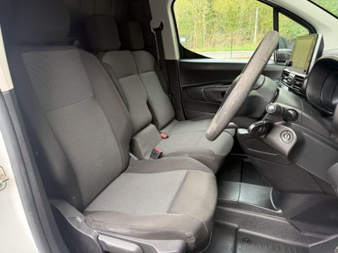 Citroen Berlingo 950 ENTERPRISE XL BLUEHDI 17