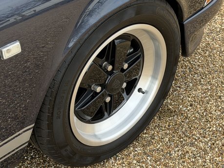 Porsche 911 CARRERA 3.2 BACK-DATE 32