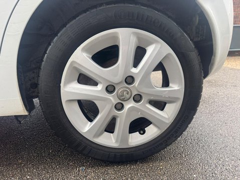 Vauxhall Viva 1.0i SE Euro 6 5dr (a/c) 18