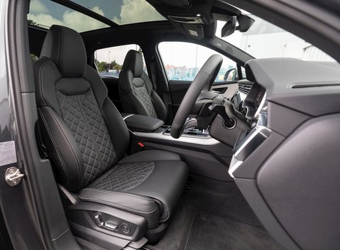 Audi SQ7 12