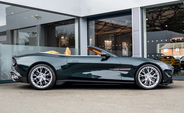 Aston Martin Vanquish Volante 3