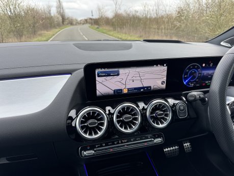 Mercedes-Benz EQA EQA 350 4Matic AMG Line Premium Plus Auto Electric 66 KWH PAN ROOF/HEADS UP 10