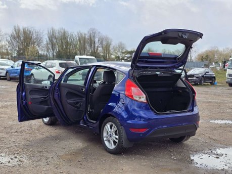 Ford Fiesta 1.0T EcoBoost Zetec Hatchback 5dr Petrol Powershift Euro 6 (100 ps) 9