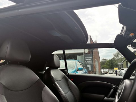 Mini Convertible 1.6 Cooper Convertible 2dr Petrol Manual Euro 3 (115 ps) 17