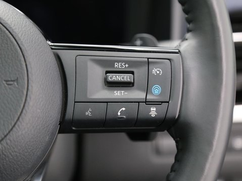 Nissan Qashqai 1.3 DIG-T MHEV Tekna+ XTRON Euro 6 (s/s) 5dr 12