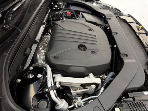 Volvo XC60 B5 ULTRA BLACK EDITION AWD 18