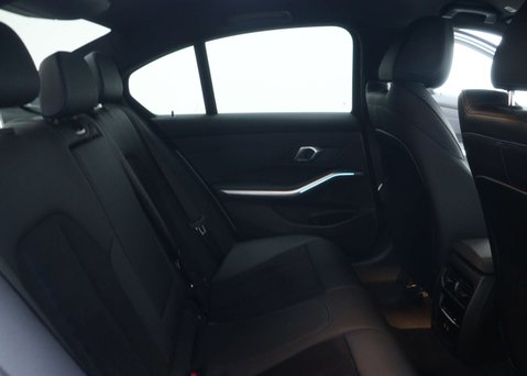 BMW 3 Series 2.0 320i M Sport Saloon 4dr Petrol Auto Euro 6 (s/s) (184 ps) 53