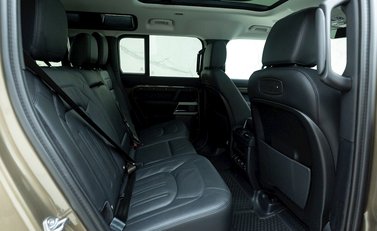 Land Rover Defender 110 D250 First Edition 14