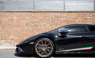 Lamborghini Huracan LP640-4 Performante 24