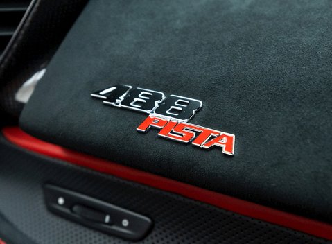 Ferrari 488 Pista 16