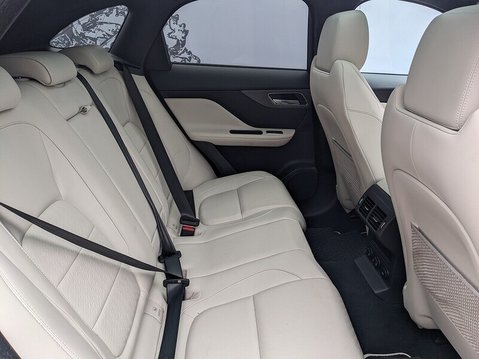 Jaguar F-Pace V6 FIRST EDITION AWD 16
