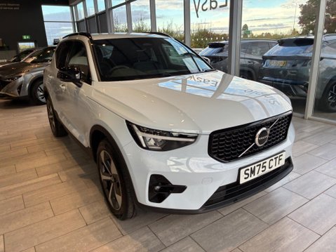 2025 Volvo XC40