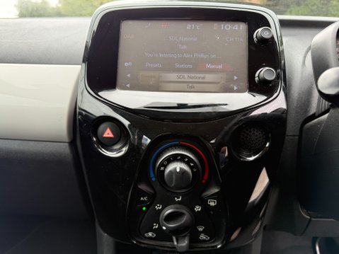 Toyota Aygo VVT-I X-PRESSION 15